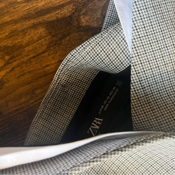 Zara Gray and White Mini Dress - Picture 4 of 4